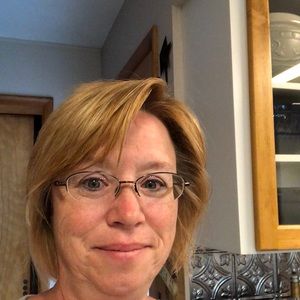 Meet your Posher, Genia